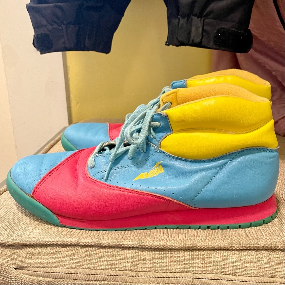 Vintage 80s Avia High Top Sneakers W8